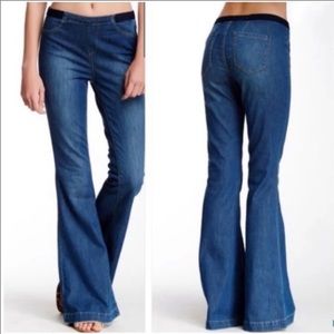 Blank NYC Flare Leg Jeans • sz 27